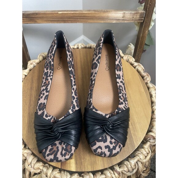 Baretraps Chainey Casual Leopard Flats - Picture 4 of 10
